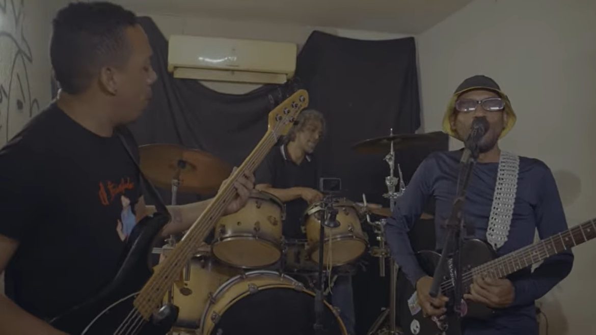 (Nuevo Clip) Puta y Tombo / Los Macabritos