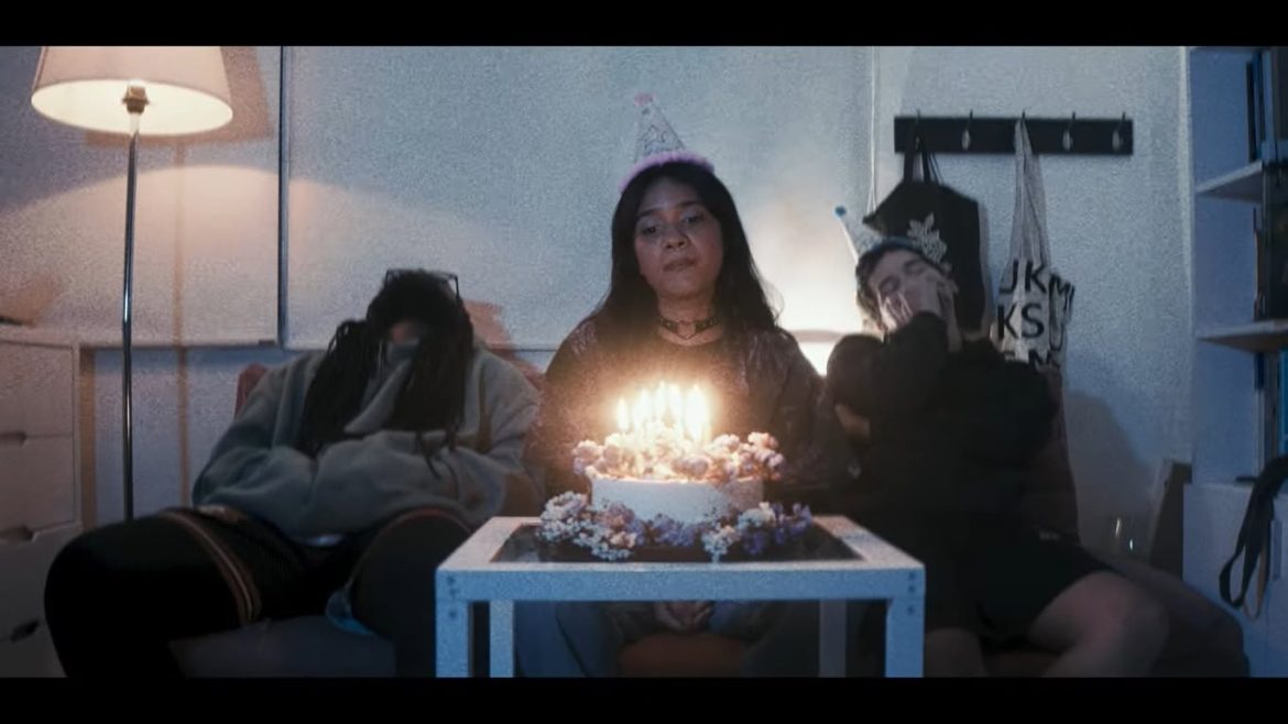 (Nuevo Clip) ¿Cumplo Años Otra Vez? / La Música En Venas